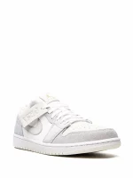 Jordan 1 Low Paris - Image 3