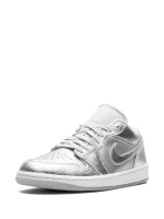Jordan 1 Low SE Metallic Silver - Image 7
