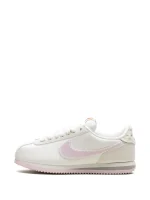 Nike Cortez Valentines - Image 5